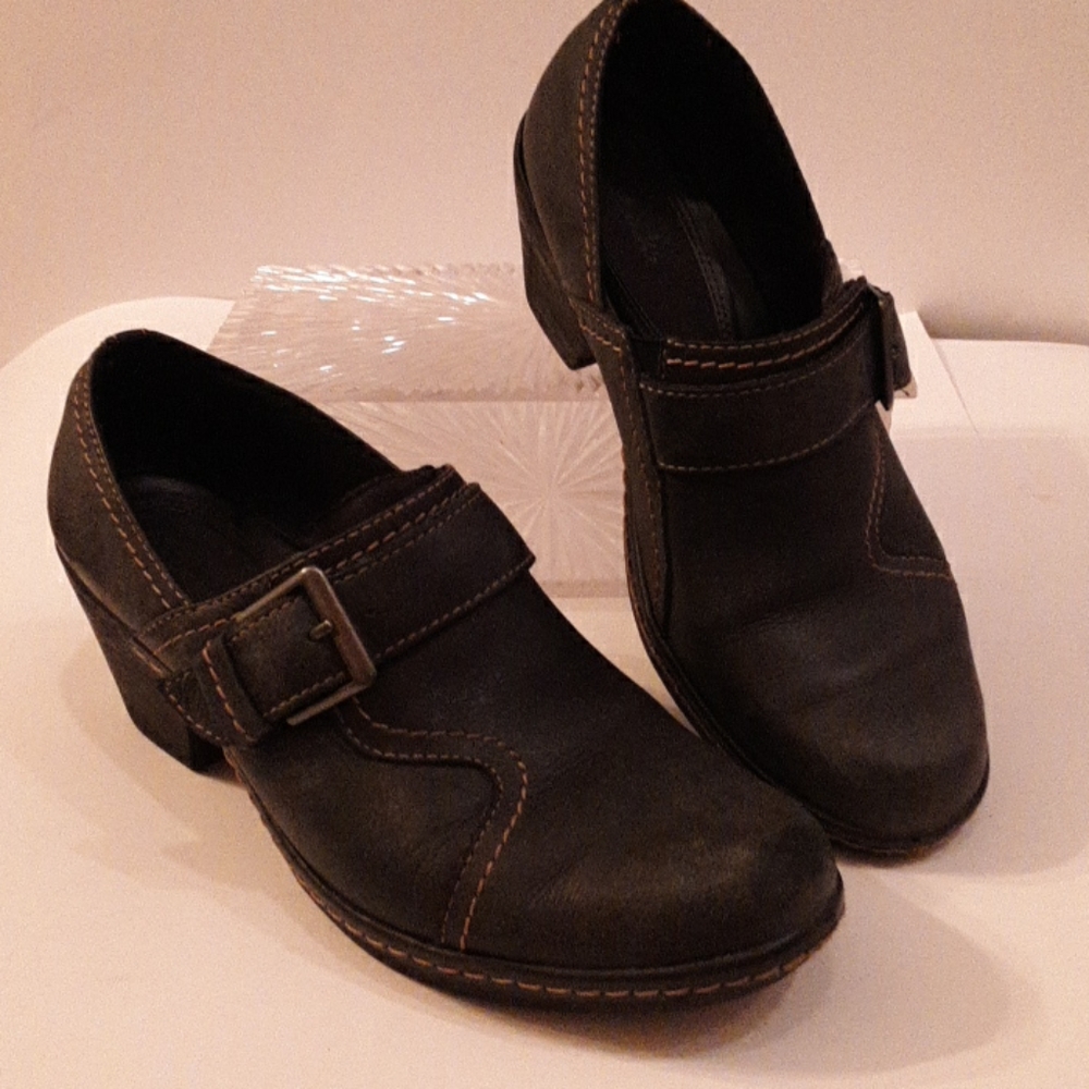 Clark's Slate Blue Leather Women size 7.5 shoes